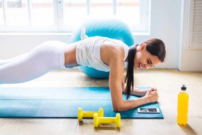 女性におすすめの自宅トレーニングメニュー 効果的に痩せる筋トレのやり方とは Ufit